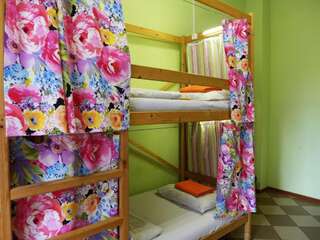 Гостиница Like Hostel Tsentr Тольятти Спальное место на двухъярусной кровати в общем номере для мужчин и женщин-3