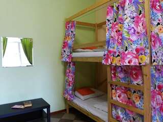 Гостиница Like Hostel Tsentr Тольятти Спальное место на двухъярусной кровати в общем номере для мужчин и женщин-6